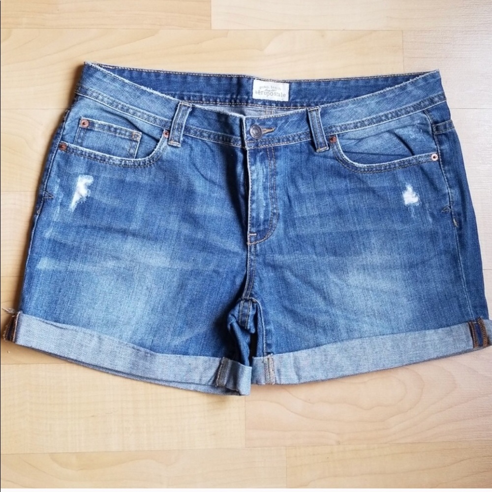 Size 13 (juniors) distressed Aeropostale shorts